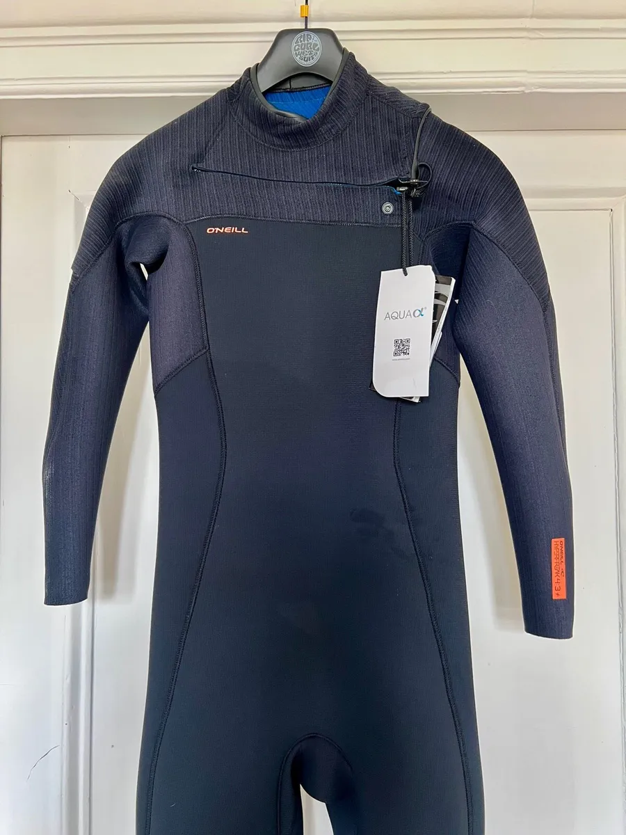 O Neill Women’s Hyperfreak wetsuit - Image 1