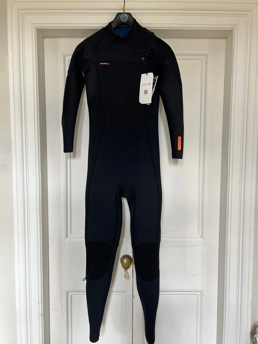 O Neill Women’s Hyperfreak wetsuit - Image 2