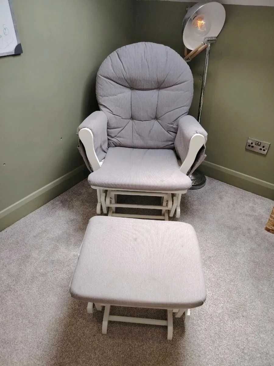 White and grey rocking chair and footstool - Image 3
