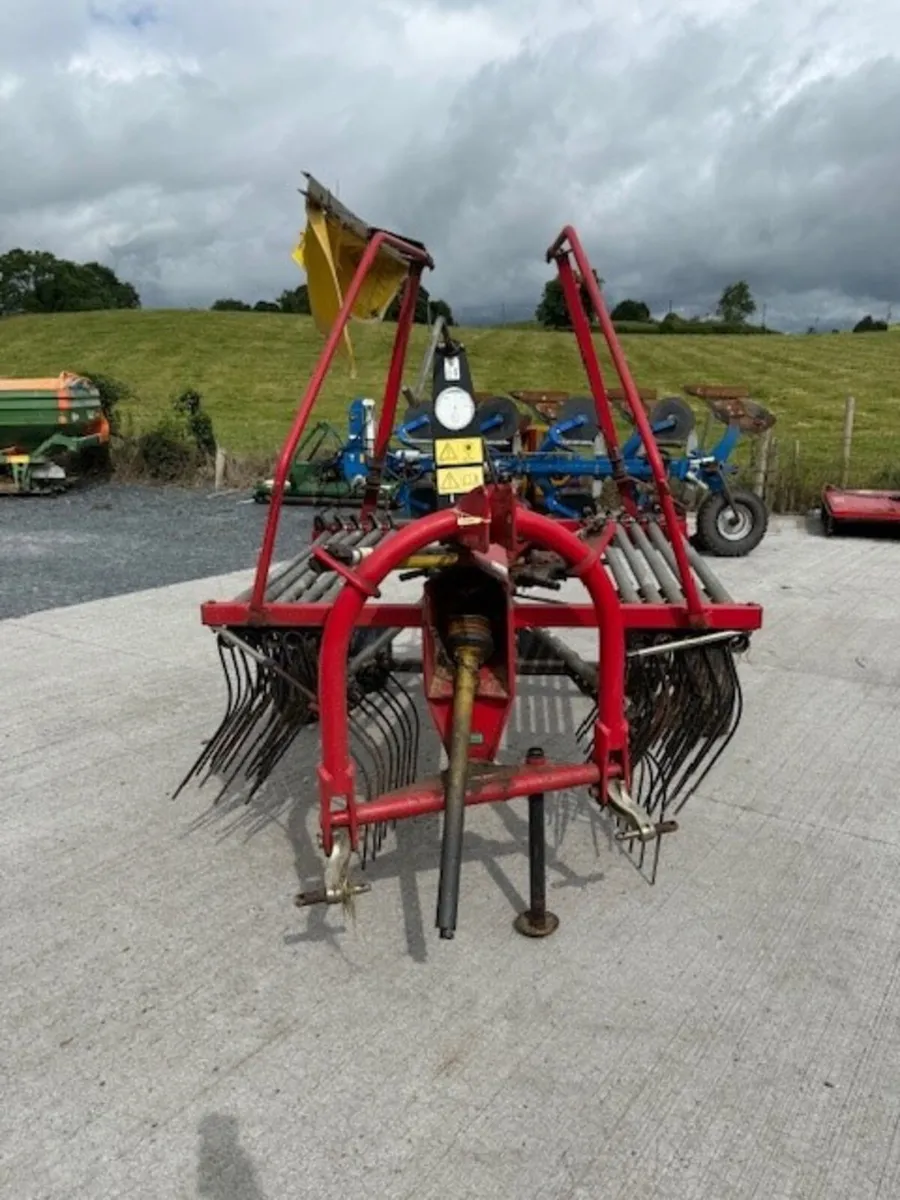 Used Fella TS456 single rotor rake - Image 2