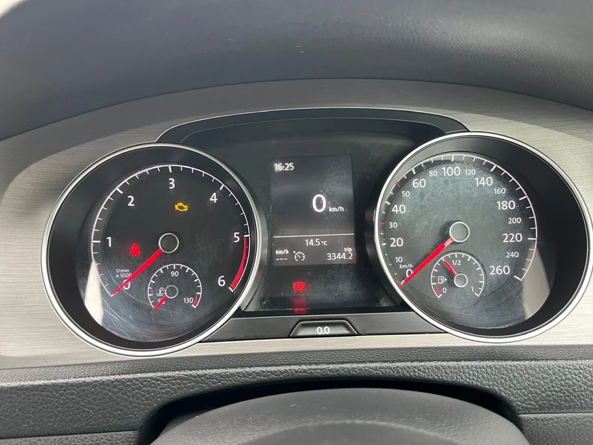 Volkswagen Golf 2014 - Image 2