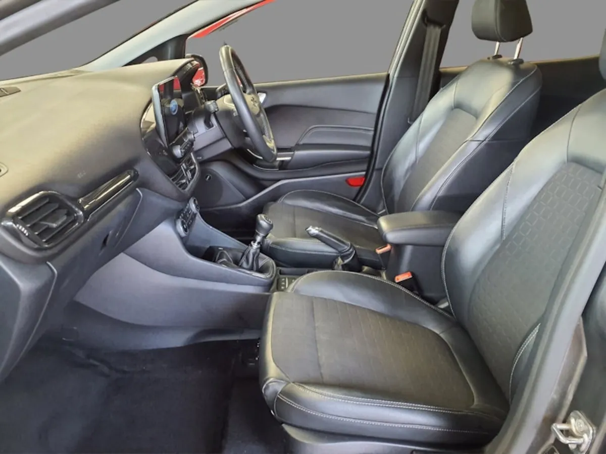 Ford Fiesta 125 Titanium - Image 2