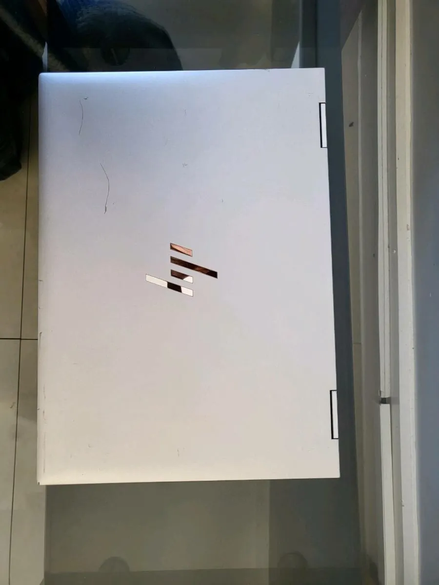 HP Elitebook x360 1040 g9 - Image 4