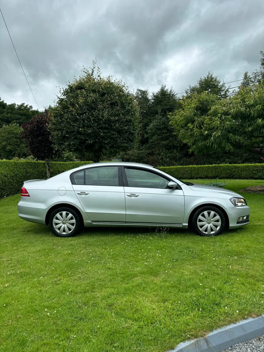 142  VW PASSAT 1.6 DIESEL BLUEMOTION - Image 3