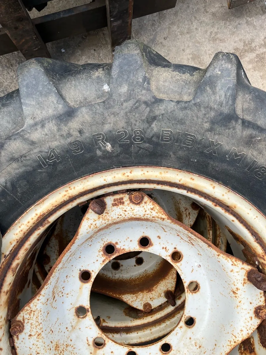 Wheels and tyres and loader brackets - Image 2