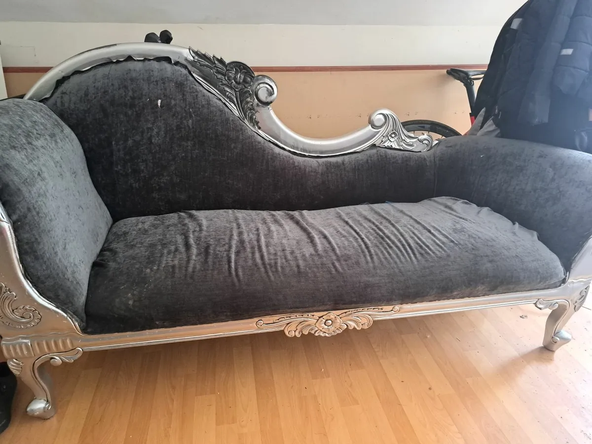Chaise lounge