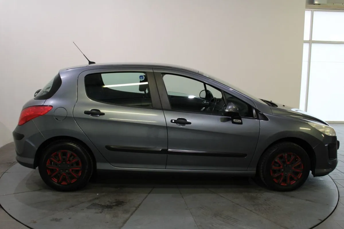 Peugeot 308 1.4 S 5DR - Image 4