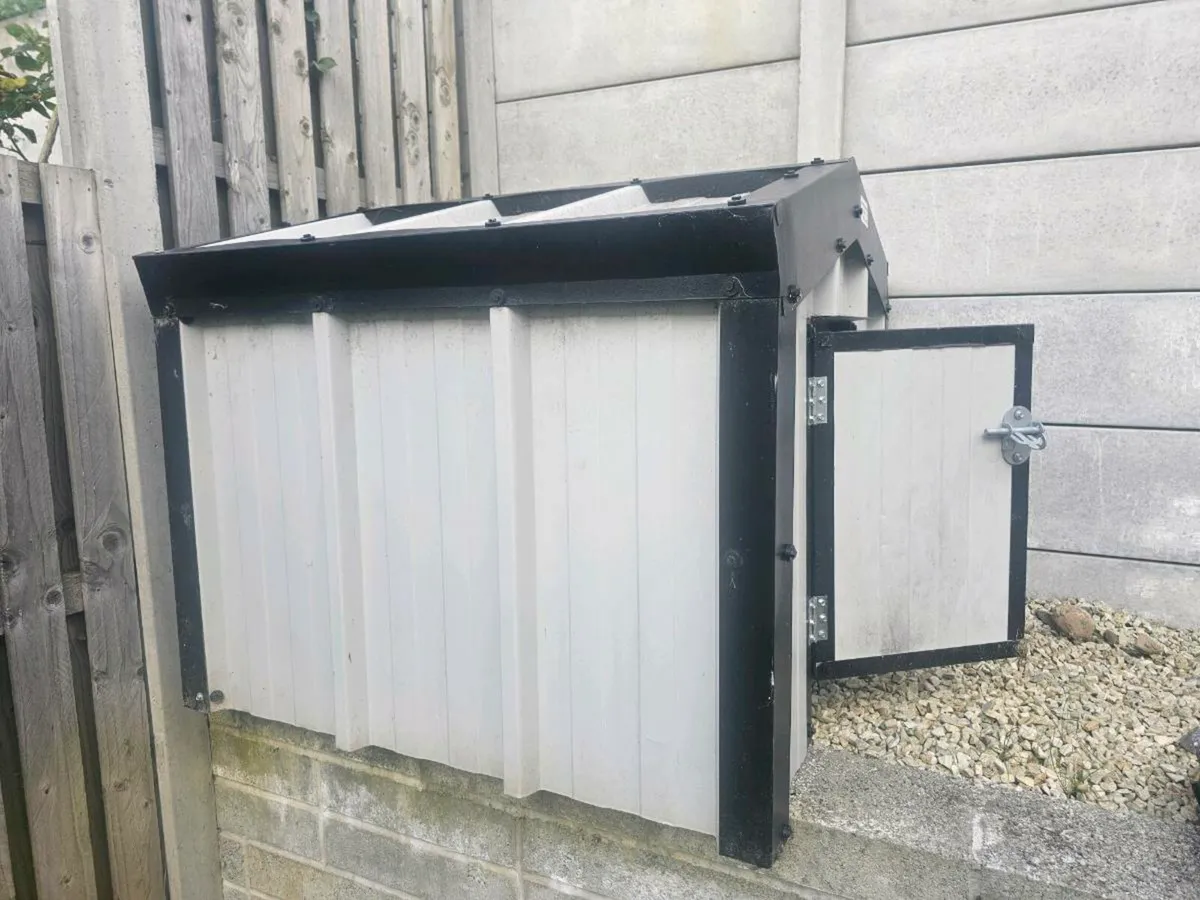 XL Dog Shed - Image 3