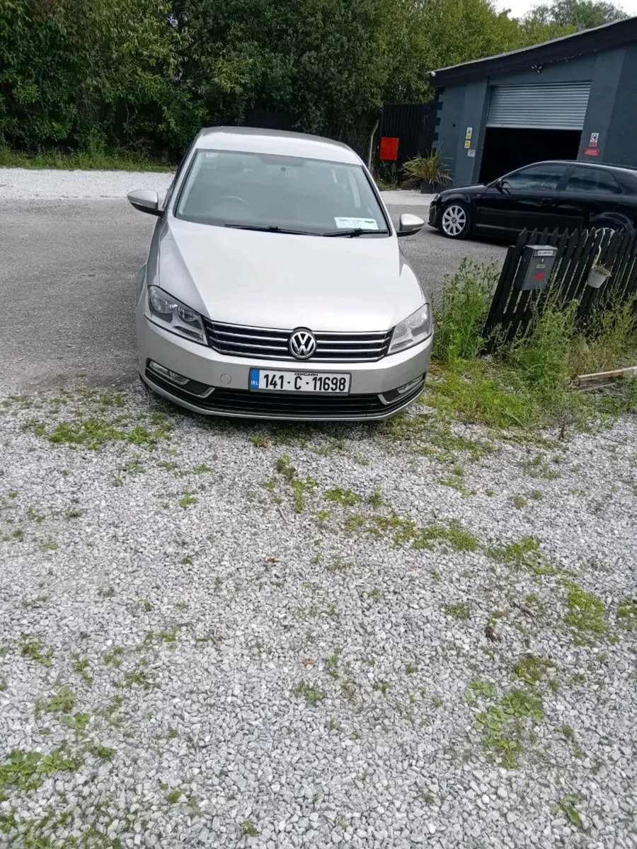 Volkswagen Passat 1.6 TDI *LOW MILEAGE* - Image 2