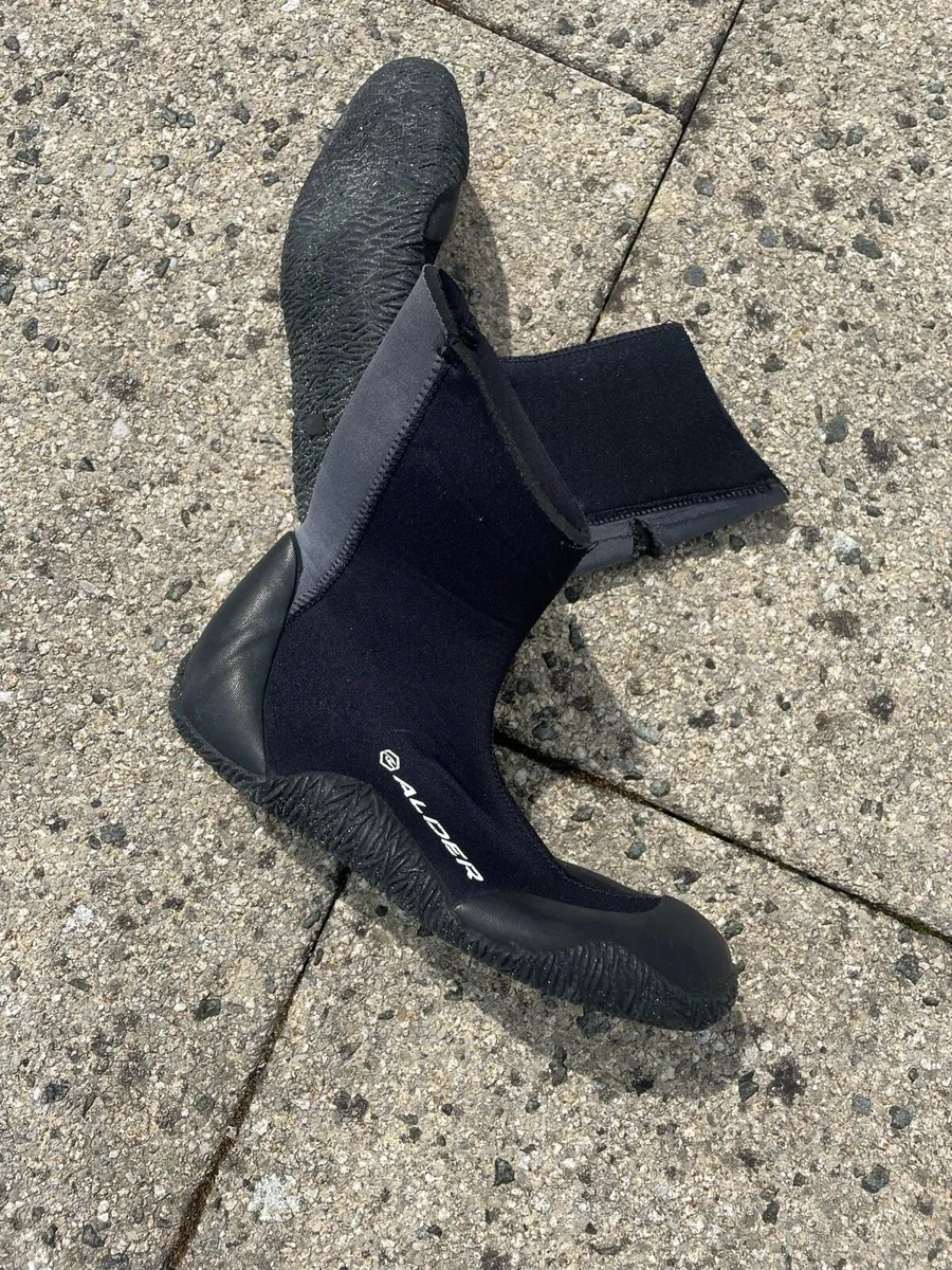 Wetsuit - Image 3