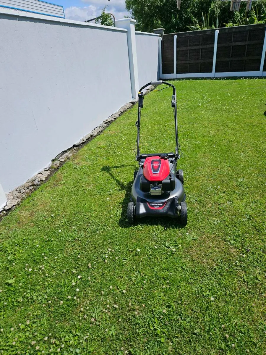 Honda lawn mower hrn 536 self drive 21 inch cut. - Image 4