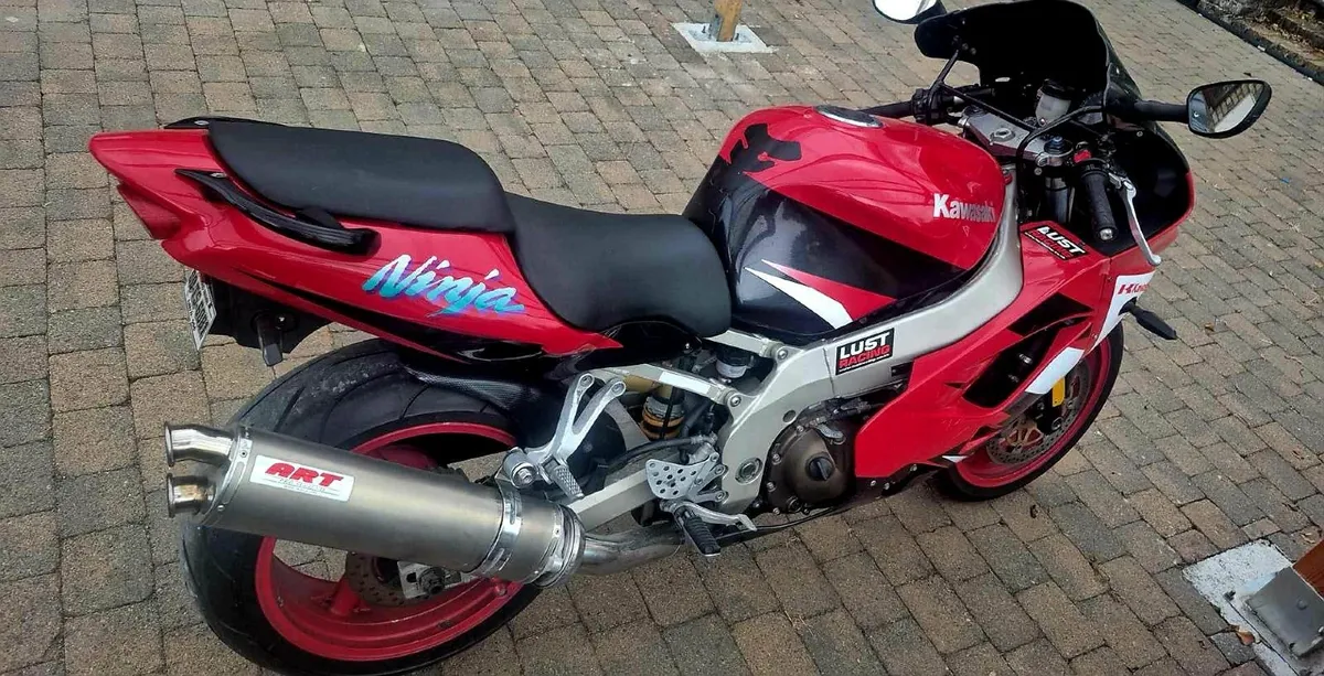 Kawasaki Ninja ZX9R - Image 1