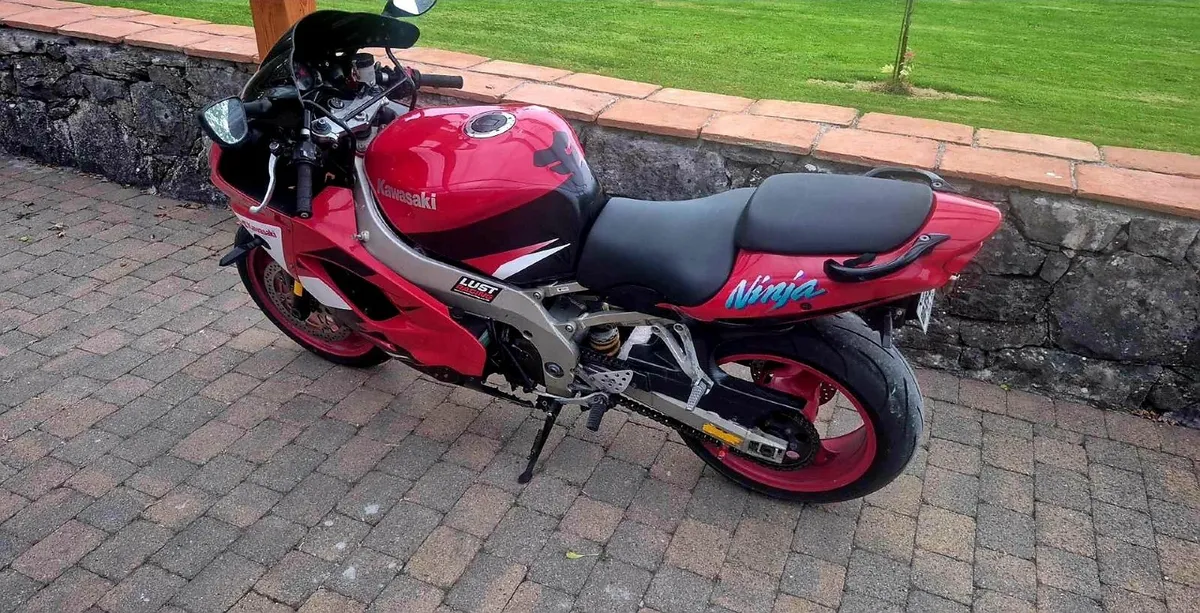 Kawasaki Ninja ZX9R - Image 2