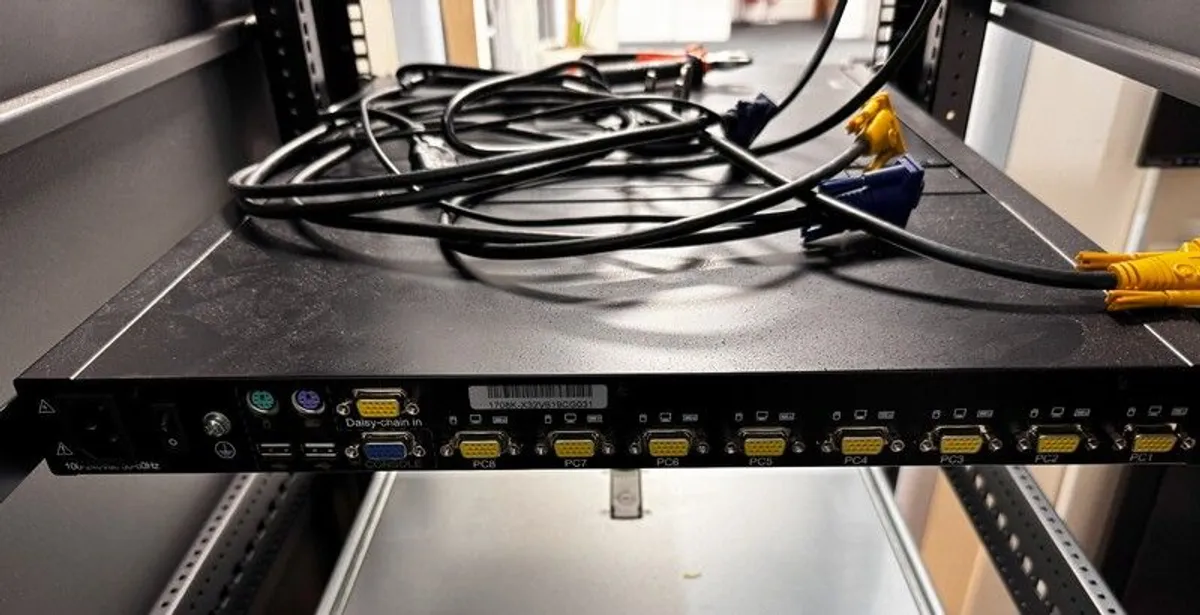 StarTech Rackmount KVM Console - Image 2