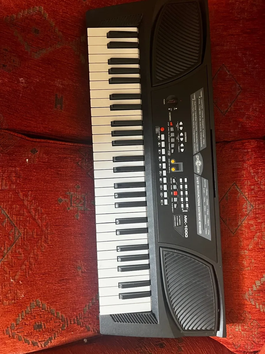 Gear4Music MK-1000 Electric Keyboard