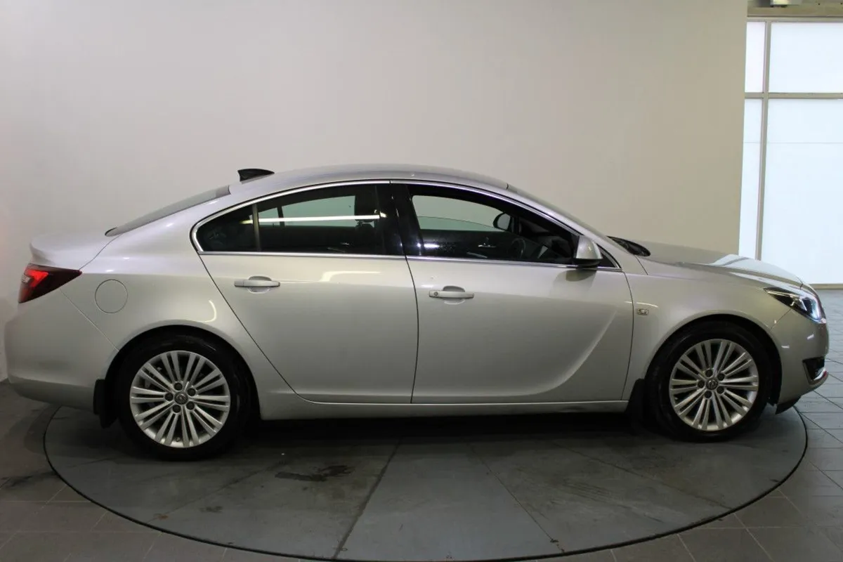 Opel Insignia Elite 2.0 Cdti 170 HP - Image 3