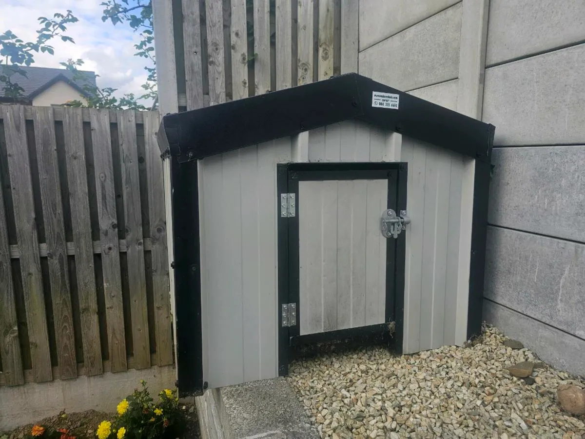 XL Dog Shed - Image 2