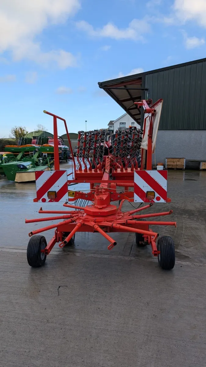 Used Kuhn GR4321 CM Single rotor rake - Image 3