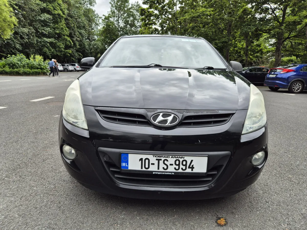 Hyundai i20 2010 Very Low Milage - Image 4