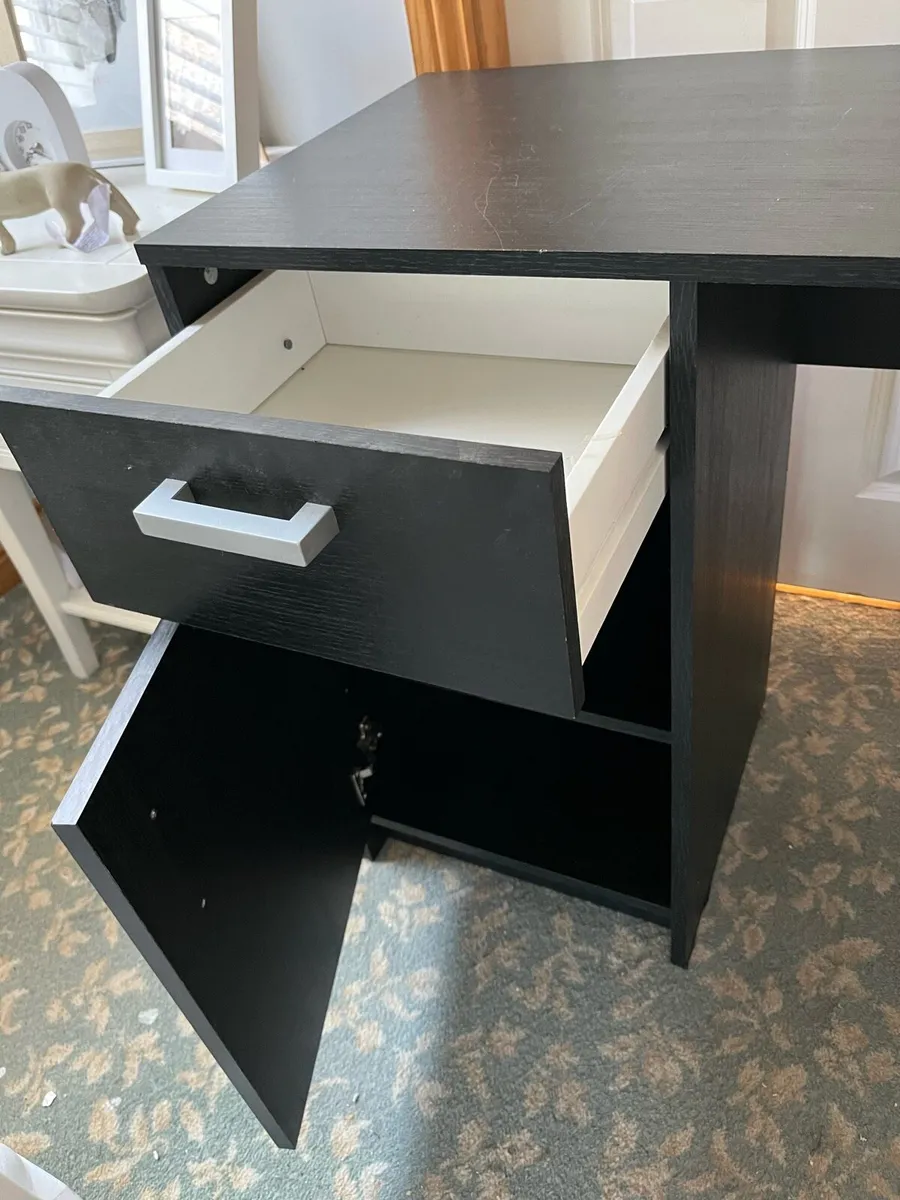 Black desk - Image 3