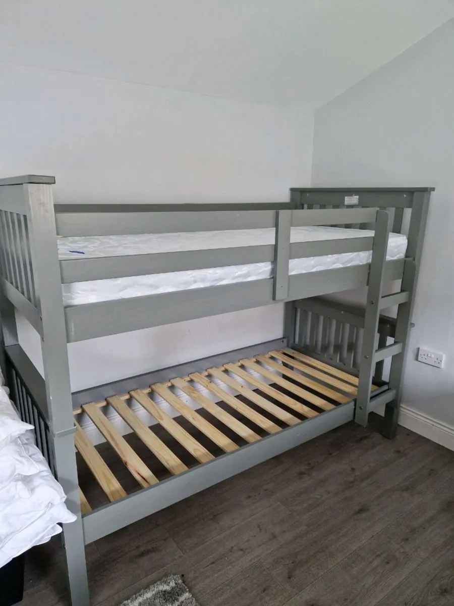 Bunker beds - Image 1