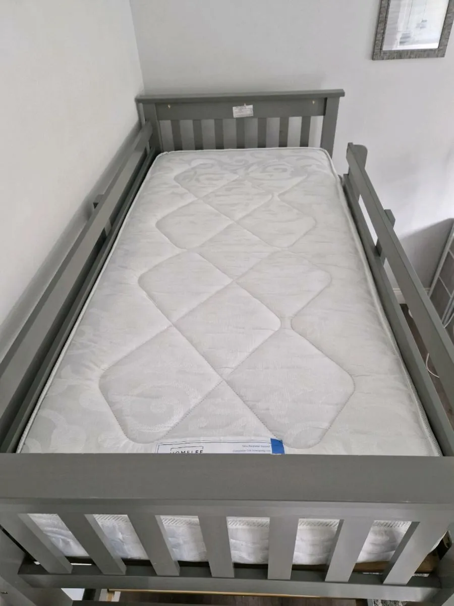 Bunker beds - Image 4