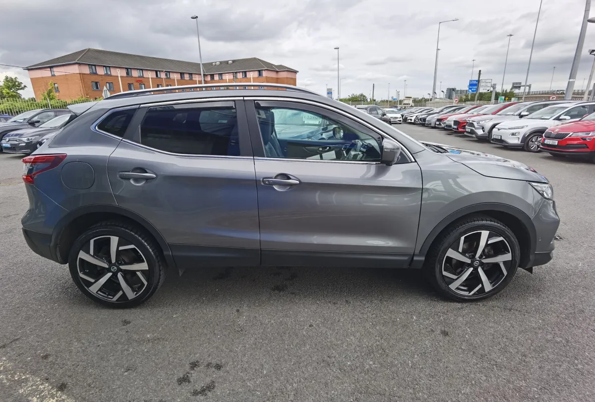 NISSAN QASHQAI 1.5DCI TEKNA **PANORAMIC ROOF** - Image 4
