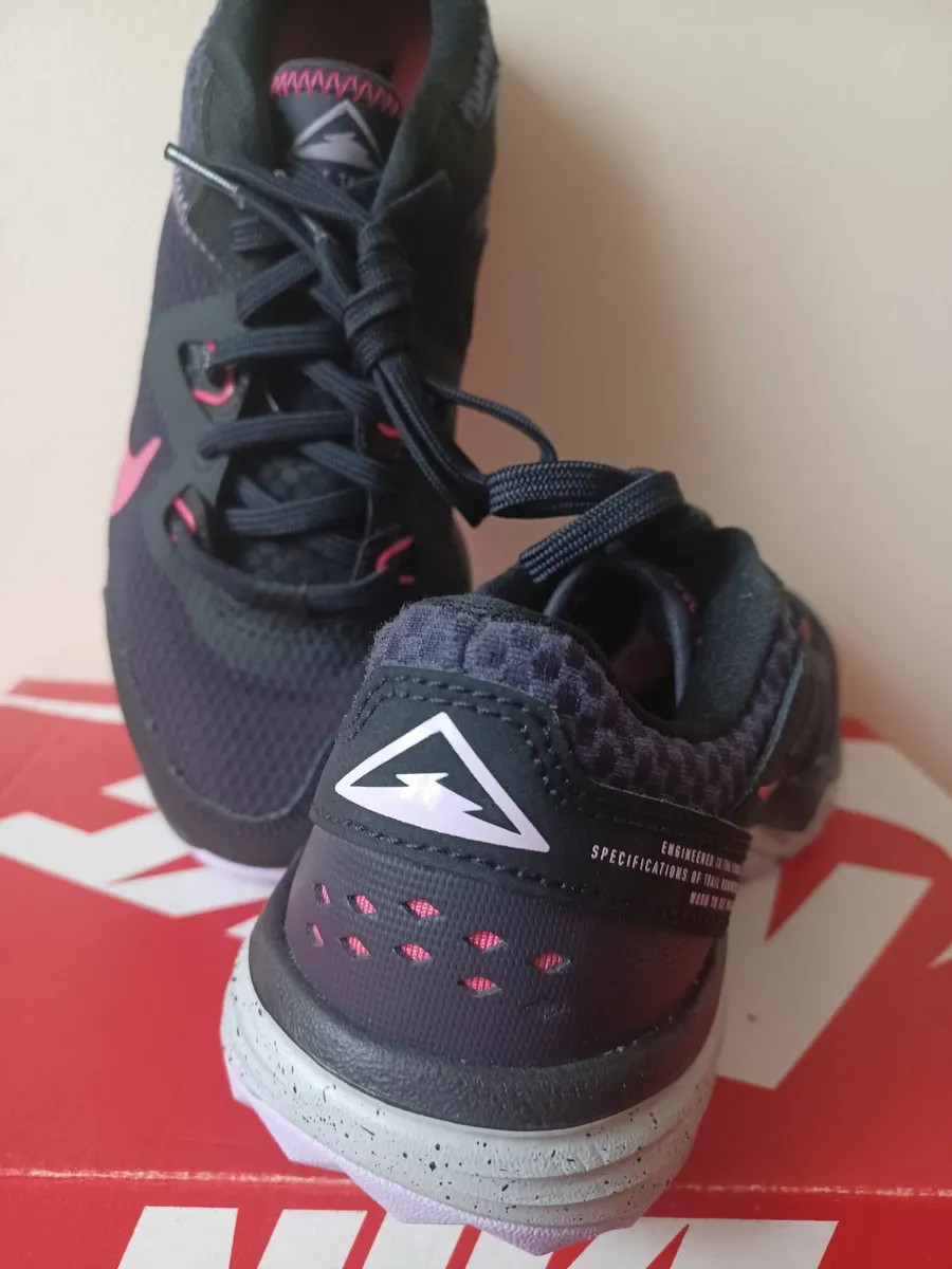 Nike Trail runners for girls - Image 2