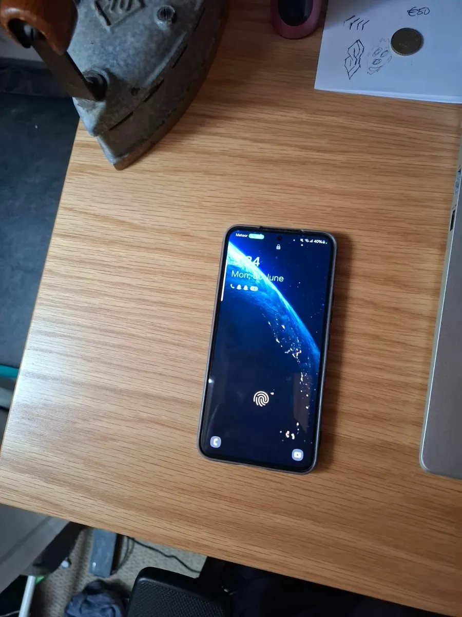 Phone - Image 1