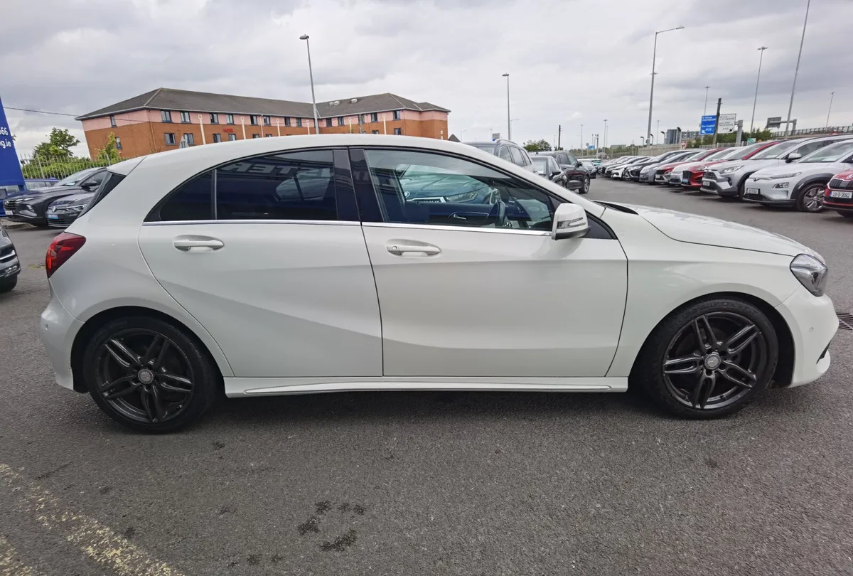 MERCEDES-BENZ A CLASS A180 AMG LINE PREMIUM AUTO - Image 4