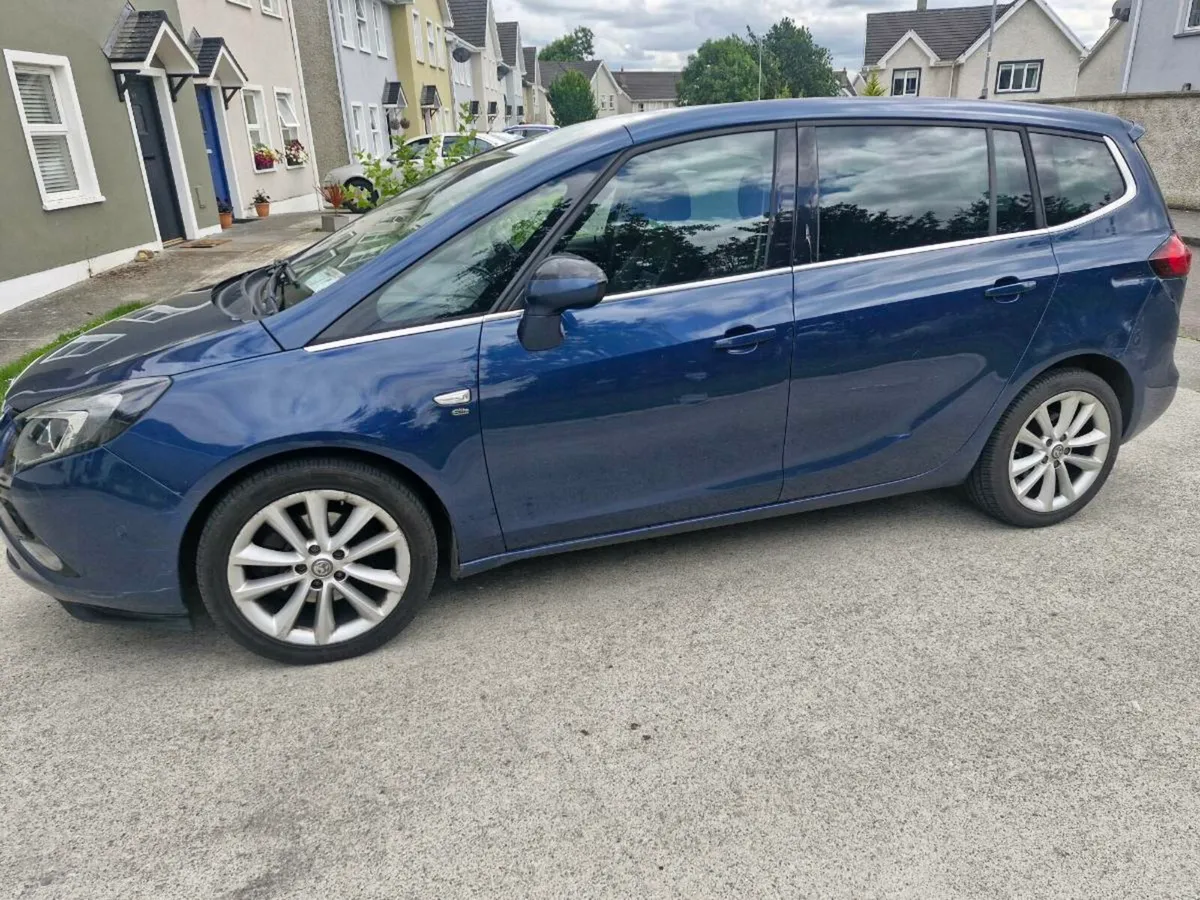 151 Vauxhall Zafira Tourer - Image 4