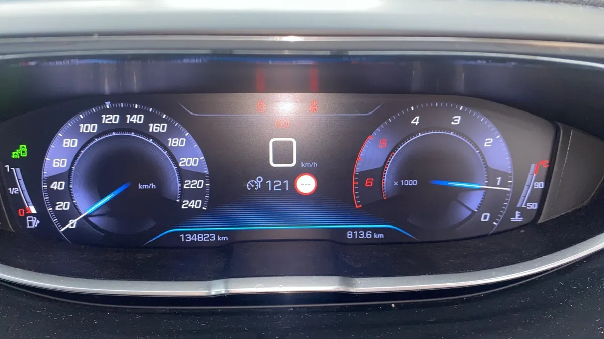 Peugeot 5008 2018 - Image 2