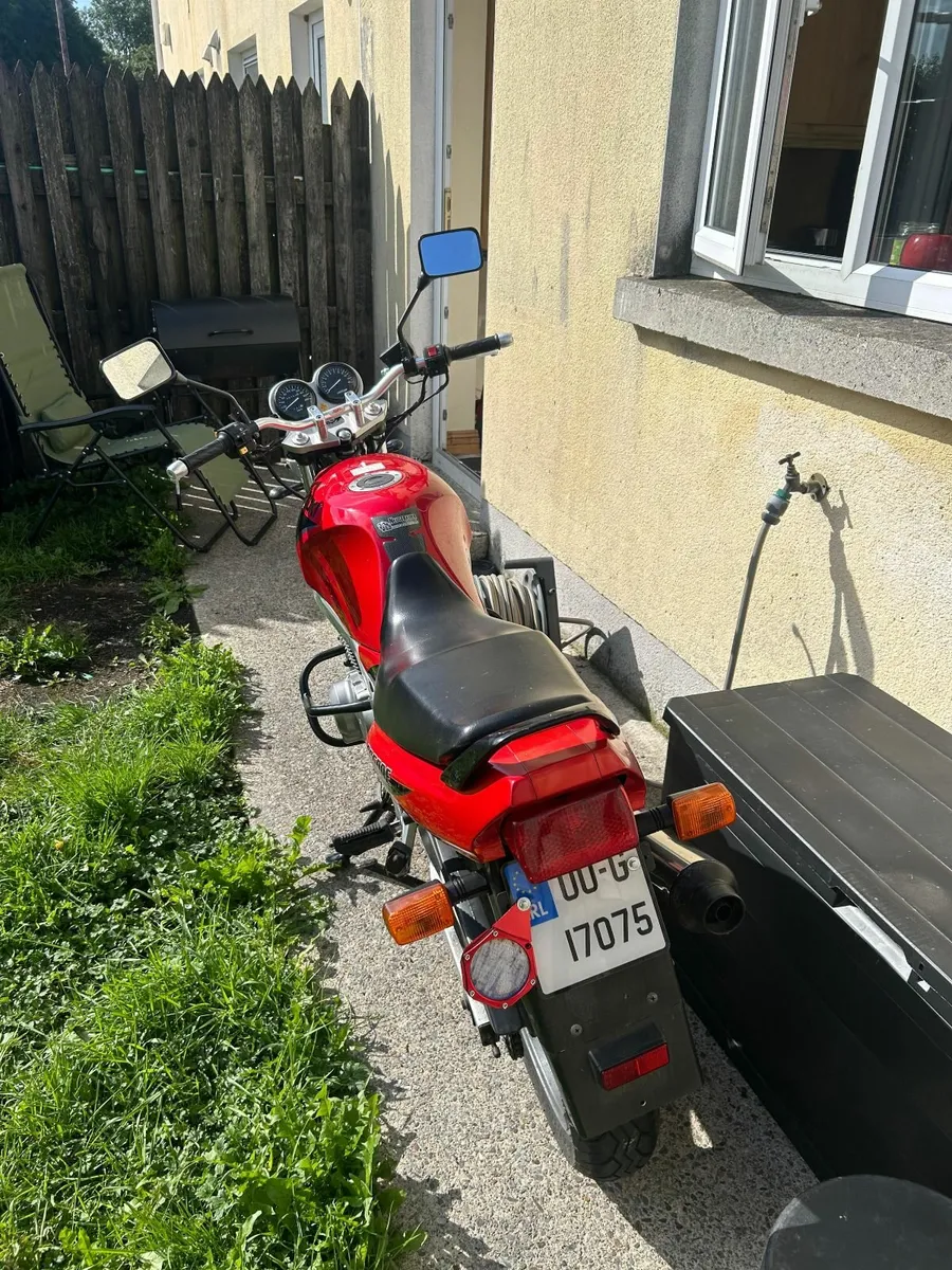 Suzuki GS 500 E - Image 2