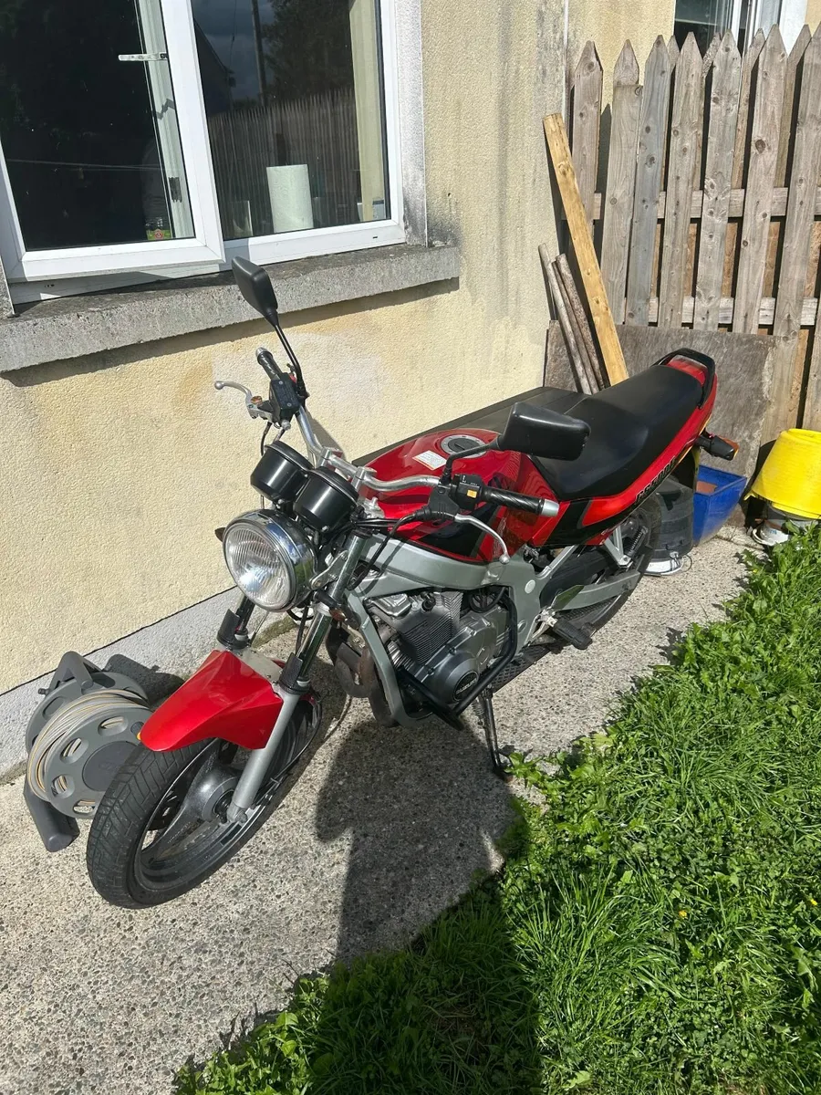 Suzuki GS 500 E - Image 3