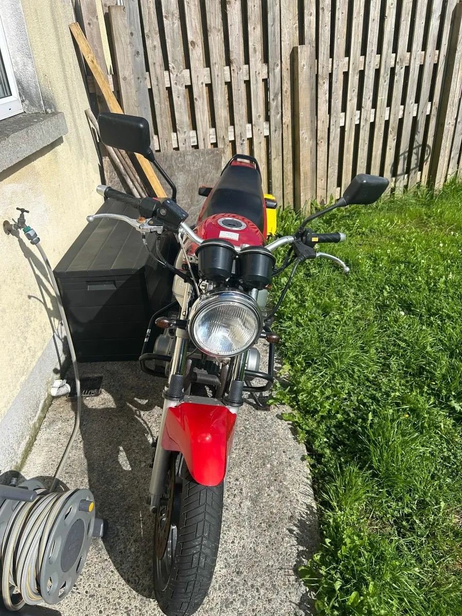Suzuki GS 500 E - Image 4