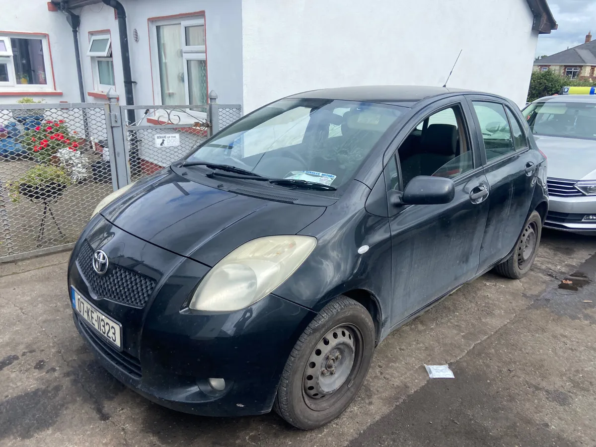 07 Toyota Yaris needs engine - Image 1