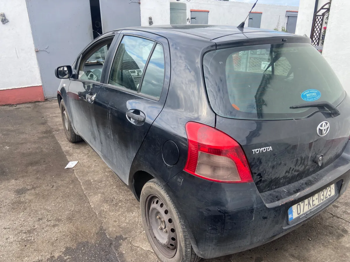 07 Toyota Yaris needs engine - Image 4