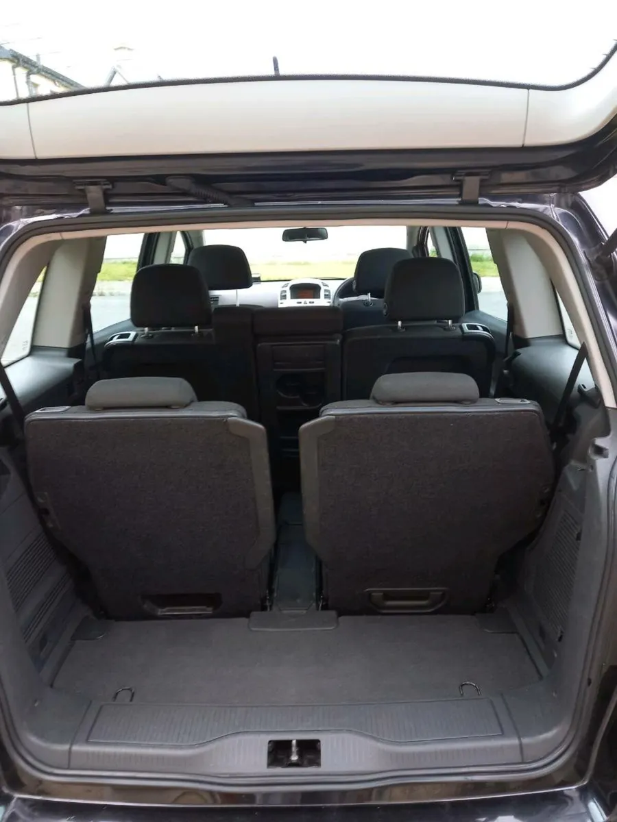 Immaculate 7 seater Zafira, Nct 08/26  / long tax - Image 4