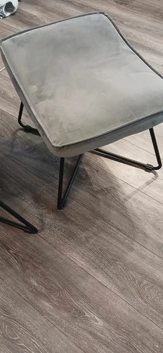 Chair and foot stood - Image 1