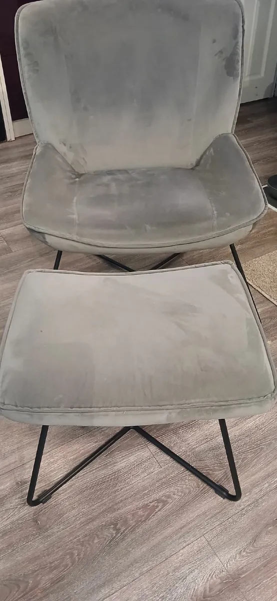Chair and foot stood - Image 2