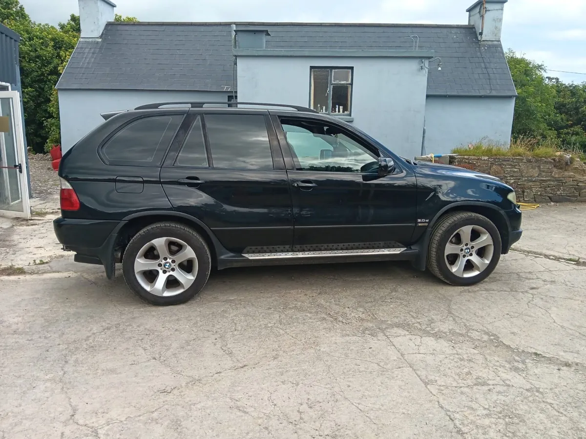 BMW X5 Crew Cab - Image 2