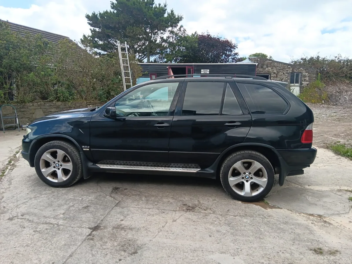 BMW X5 Crew Cab - Image 3