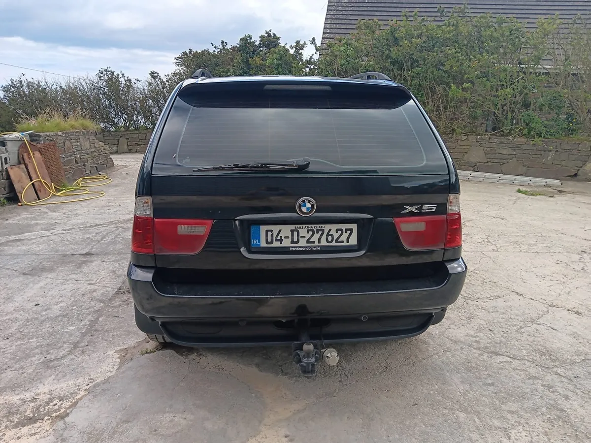 BMW X5 Crew Cab - Image 4