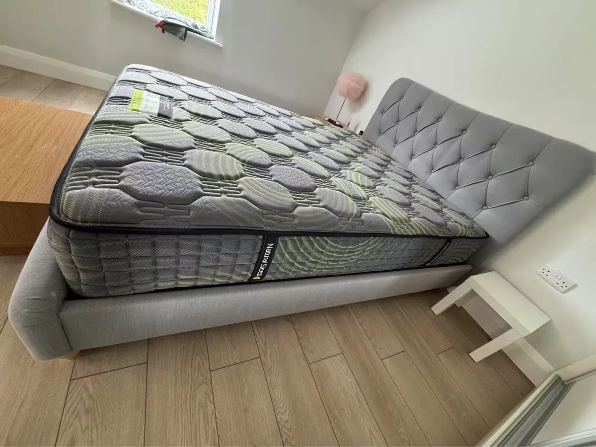 King size bed+mattress - Image 2