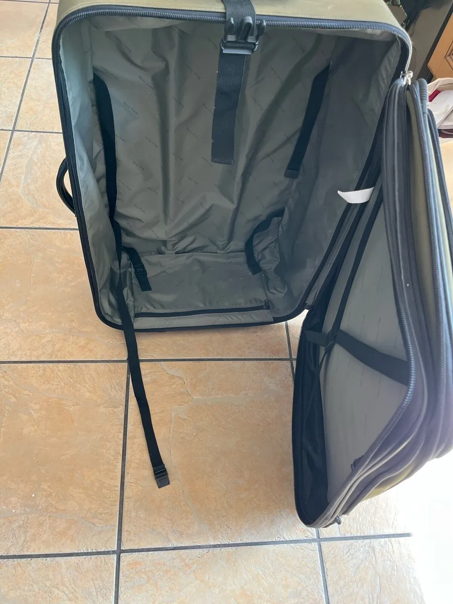 Large suitcase - Image 3