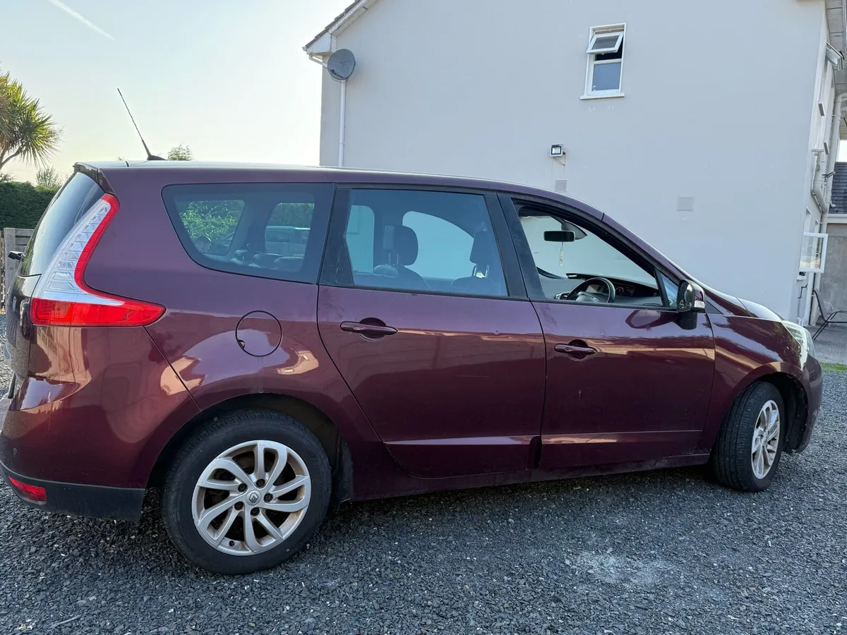 141 renualt grand scenic 7 seater - Image 3