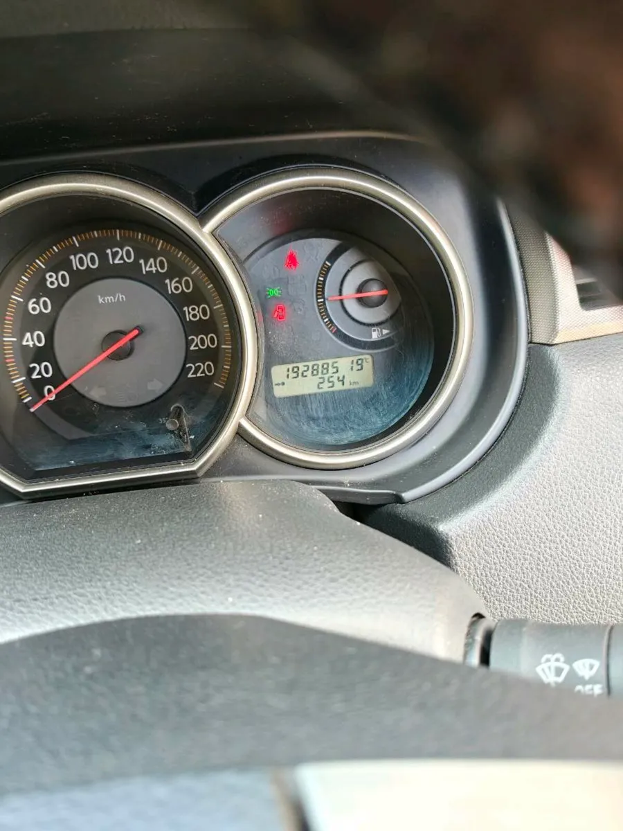 Nissan tiida 2008 - Image 3
