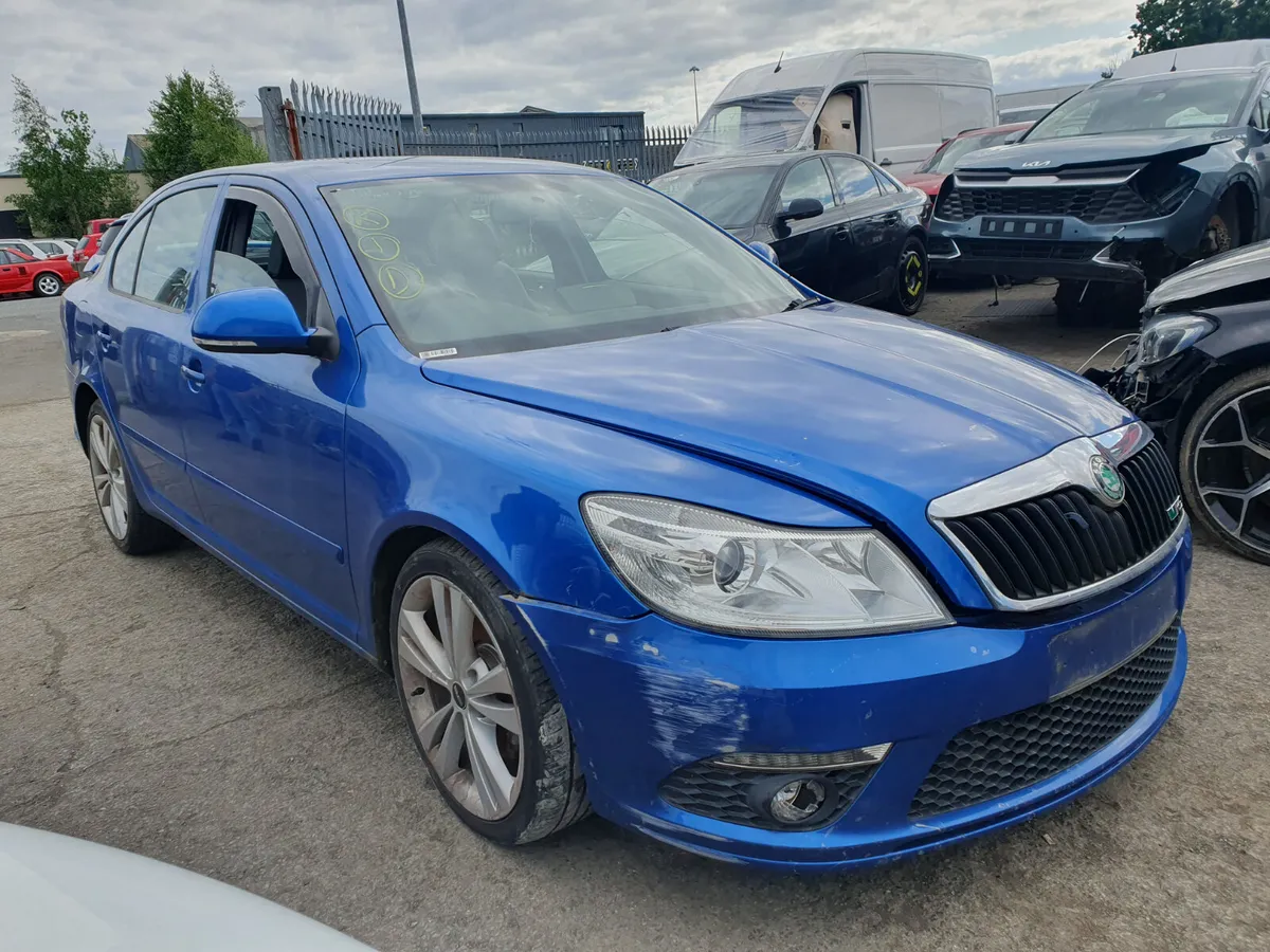 10 SKODA OCTAVIA  VRS 2.0 TFSI (CCZ) FOR BREAKING - Image 1