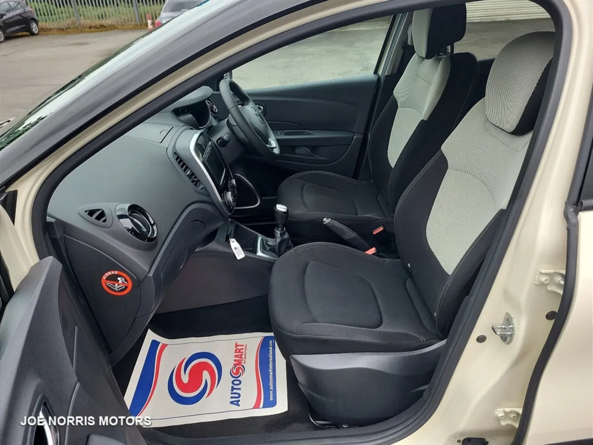Renault Captur ICONIC DCI 90 MY MY18 5DR - Image 4