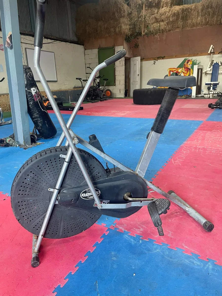 Air resistance bike - Image 1